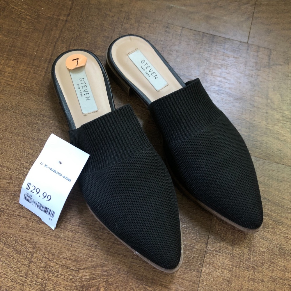 NWT Steve Madden Slip On Flats